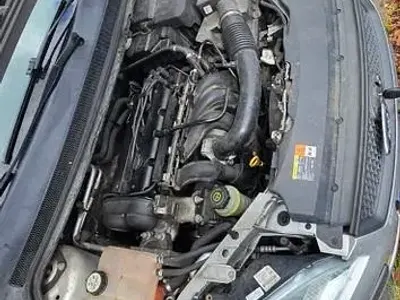 Gebraucht Ford Focus Ghia 101 PS (74 kW) 2005 Grau Limousine