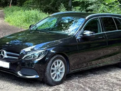 Gebraucht Mercedes C180 156 PS (114 kW) 2018 Schwarz Kombi