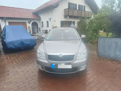 Używany Skoda Octavia Elegance 105 KM (77 kW) 2010 Beżowy Kombi