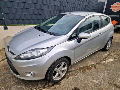 Gebraucht Ford Fiesta 82 PS (60 kW) 2012 Silber Kleinwagen