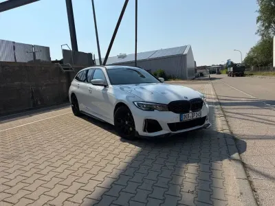 Gebraucht BMW 330e M Sport 292 PS (214 kW) 2021 Weiß Kombi