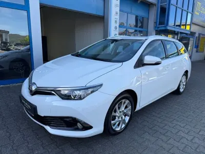 Gebraucht Toyota Auris Touring Sports Comfort 111 PS (81 kW) 2016 Weiß Kombi