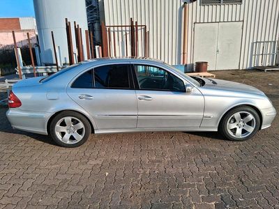 Gebraucht Mercedes E350 272 PS (200 kW) 2005 Silber Limousine