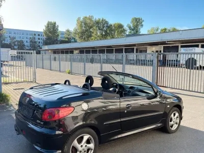 Gebraucht Peugeot 206 CC 109 PS (80 kW) 2003 Schwarz Cabrio