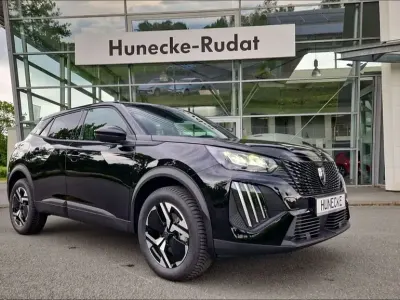 Neu Peugeot 2008 Business-Line 136 PS (100 kW) 2025 Schwarz SUV