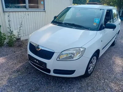 Gebraucht Skoda Fabia Ambiente 60 PS (44 kW) 2009 Weiß Limousine