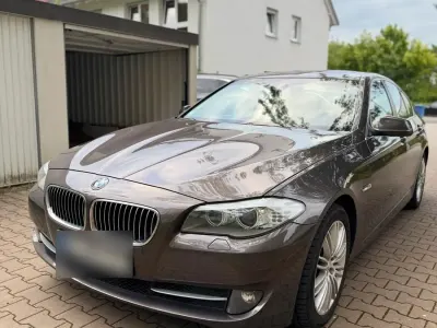Gebraucht BMW 520 185 PS (136 kW) 2011 Braun Limousine