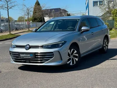 Gebraucht VW Passat Business 150 PS (110 kW) 2024 Silber Kombi