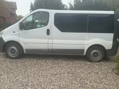 Gebraucht Opel Vivaro 2001 Weiß Van / Kleinbus