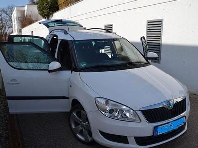 Gebraucht Skoda Roomster Family 105 PS (77 kW) 2012 Weiß Van / Kleinbus