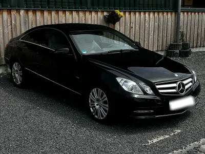 Gebraucht Mercedes E250 204 PS (150 kW) 2011 Schwarz Coupé