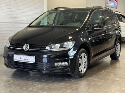 Gebraucht VW Touran Trendline 116 PS (85 kW) 2016 Schwarz Van / Kleinbus