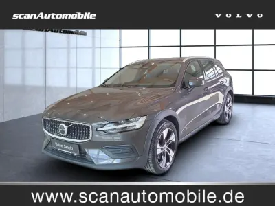 Gebraucht Volvo V60 Plus 197 PS (144 kW) 2023 Platinum grey / (metallic) Kombi