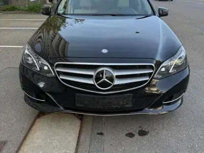 Gebraucht Mercedes E400 Avantgarde 333 PS (244 kW) 2014 Schwarz Limousine