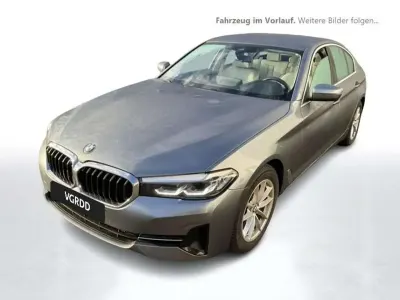Gebraucht BMW 520 190 PS (139 kW) 2022 Bluestone metallic Limousine