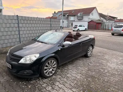 Gebraucht Opel Astra Cosmo 116 PS (85 kW) 2007 Schwarz Cabrio