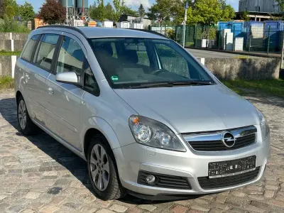 Gebraucht Opel Zafira Edition 140 PS (102 kW) 2007 Silber Van / Kleinbus