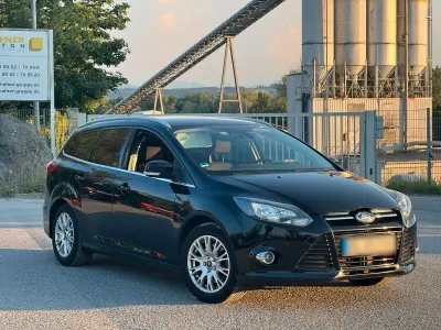 Gebraucht Ford Focus 102 PS (75 kW) 2011 Schwarz Kombi