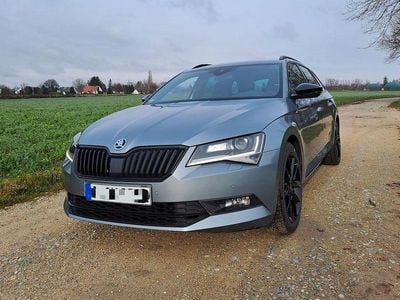 Grau Gebraucht 2017 Skoda Superb SportLine Kombi | 19.999 € (Fairer Preis)