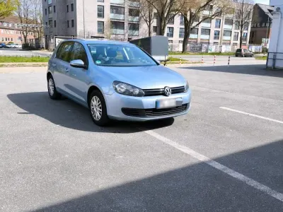 Second-hand VW Golf VII 86 CP (63 kW) 2012 Albastru Berlinǎ