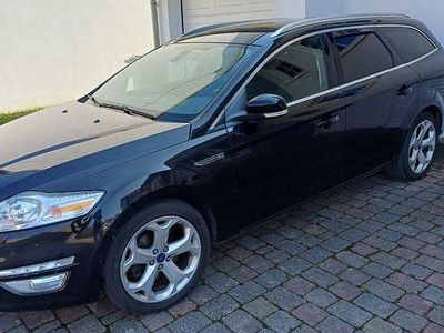 Gebraucht Ford Mondeo 163 PS (119 kW) 2013 Schwarz Limousine