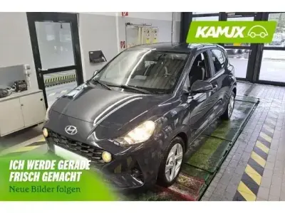 Gebraucht Hyundai i10 Trend 100 PS (73 kW) 2022 Silber / grau Kleinwagen