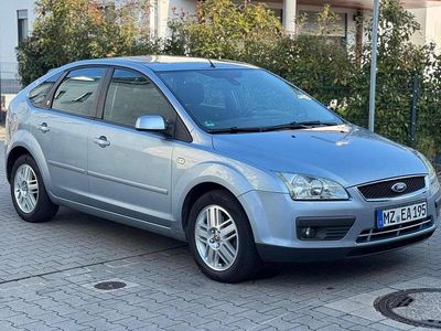 Gebraucht Ford Focus Ghia 101 PS (74 kW) 2006 Silber Limousine
