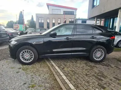 Gebraucht Jaguar F-Pace Pure 180 PS (132 kW) 2016 Schwarz SUV