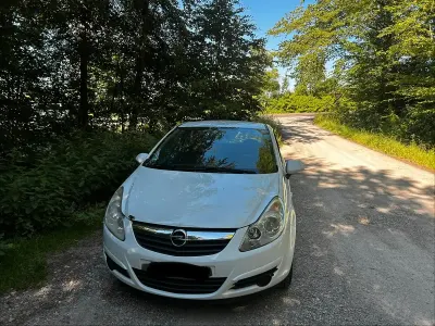 Gebraucht Opel Corsa 75 PS (55 kW) 2009 Weiß Kleinwagen