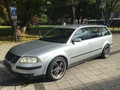 Silber Gebraucht 2002 VW Passat Comfortline Kombi | 2.598 € (Fairer Preis)