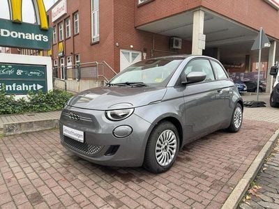 Grau Gebraucht 2023 Fiat 500e Kleinwagen | 19.999 € (Guter Preis)