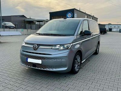 Grau Gebraucht 2024 VW T7 Style Van | 71.800 €