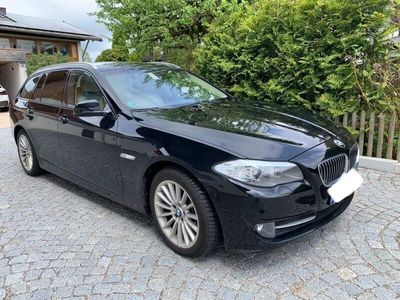 gebraucht BMW 530 d xDrive 530 schwarz Touring Navi Leder Anhängerkupplung