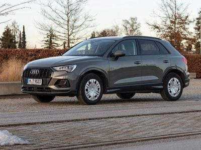 Gebraucht Audi Q3 Advanced 150 PS (110 kW) 2022 Chronosgrau metallic SUV