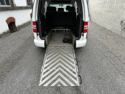 Usata VW Caddy 102 CV (75 kW) 2011 Bianco Monovolume
