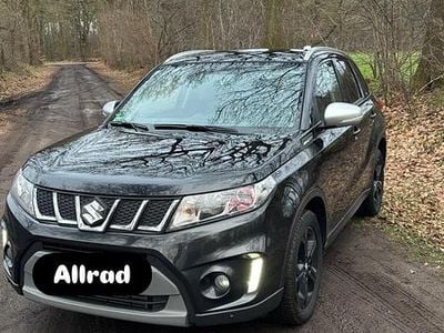 Gebraucht Suzuki Vitara 140 PS (102 kW) 2016 Schwarz SUV