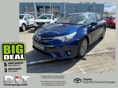 Gebraucht Toyota Avensis Executive 147 PS (108 kW) 2016 Dark blue mica metallic Limousine