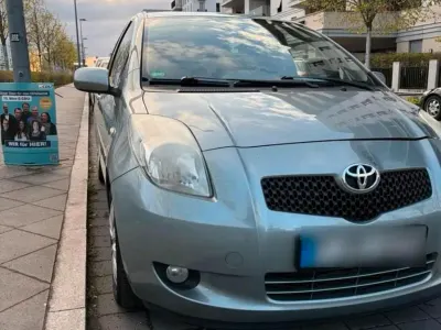 Gebraucht Toyota Yaris 89 PS (65 kW) 2006 Grau Kleinwagen