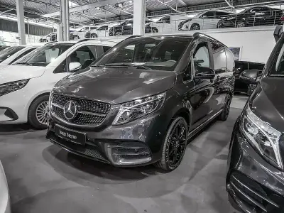 Gebraucht Mercedes V300 Avantgarde Edition 237 PS (174 kW) 2023 Grau Van / Kleinbus