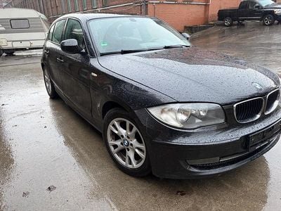 Gebraucht BMW 116 122 PS (89 kW) 2009 Schwarz Kleinwagen