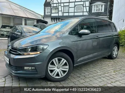 Gebraucht VW Touran Trendline 110 PS (80 kW) 2016 Indiumgrau metallic Van / Kleinbus