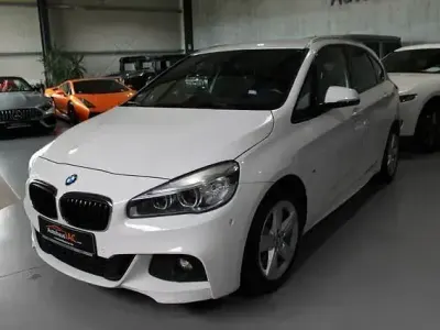 Begagnad BMW 225 M Sport 231 HK (169 kW) 2015 Vit Minibuss