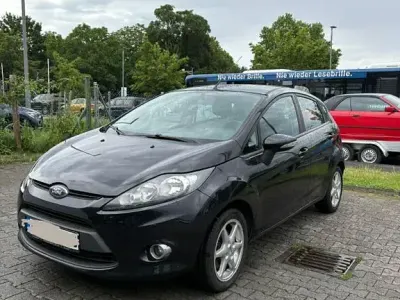Gebraucht Ford Fiesta 82 PS (60 kW) 2011 Schwarz Limousine