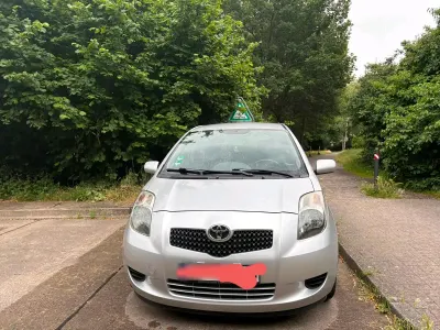 Gebraucht Toyota Yaris 87 PS (63 kW) 2007 Silber Kleinwagen