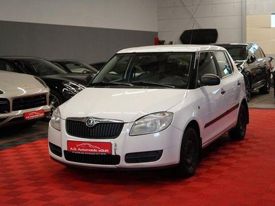 Weiß Gebraucht 2009 Skoda Fabia Classic Limousine | 1.950 € (Fairer Preis)