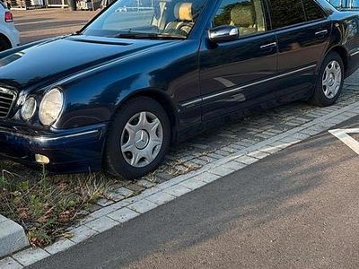 Gebraucht Mercedes E240 Elegance 170 PS (125 kW) 2000 Blau Limousine