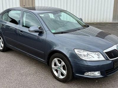 Gebraucht Skoda Octavia Family 105 PS (77 kW) 2011 Grau Limousine