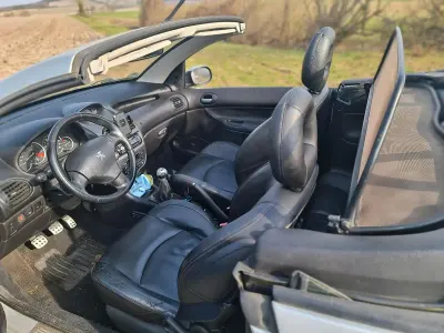 Gebraucht Peugeot 206 CC 109 PS (80 kW) 2004 Silber Cabrio