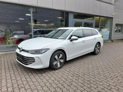 Gebraucht VW Passat Business 150 PS (110 kW) 2025 Weiß Kombi