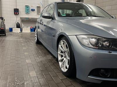 Gebraucht BMW 325 218 PS (160 kW) 2005 Silber Limousine